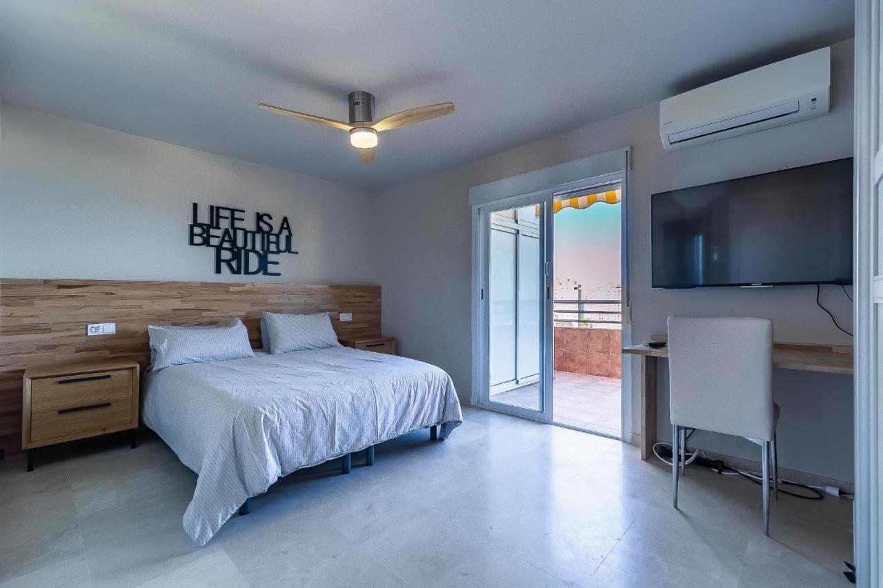 Vistas Azules -- Remodeled, Large Terrace, Spectacular Ocean Views And Beach Level Access ตอร์เรโมลิโนส ภายนอก รูปภาพ